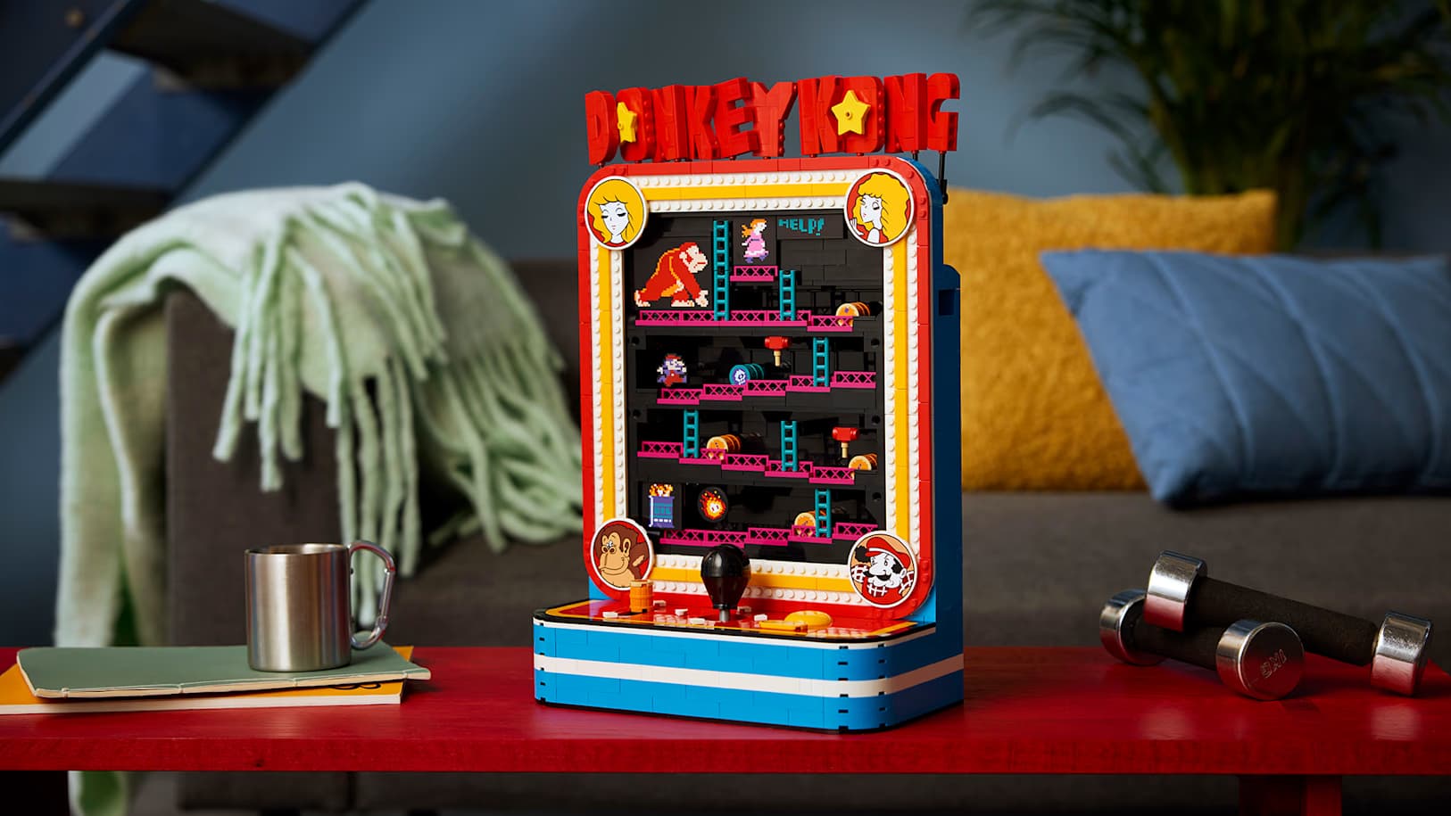 The LEGO Donkey Kong Arcade Cabinet Looks Incredible